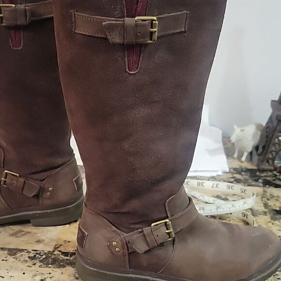 UGG THOMSEN STOUT WATER AND SNOW RESISTANT LEATHER BOOTS, SZ 8 - Picture 7 of 12